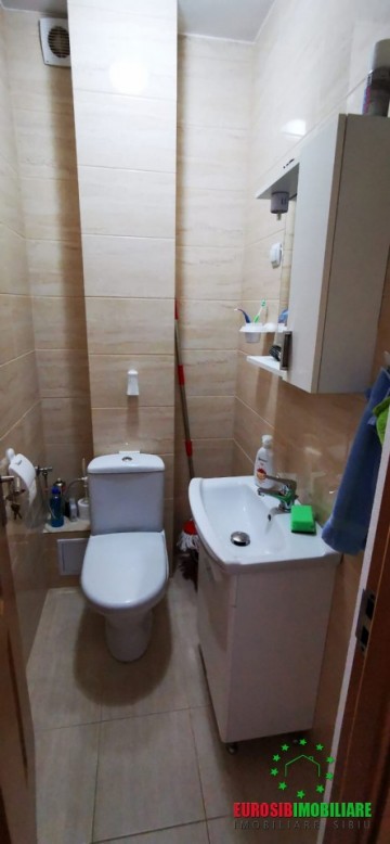 apartament-3-camere-mobilat-si-utilat-etaj-1-de-vanzare-calea-cisnadiei-sibiu-16